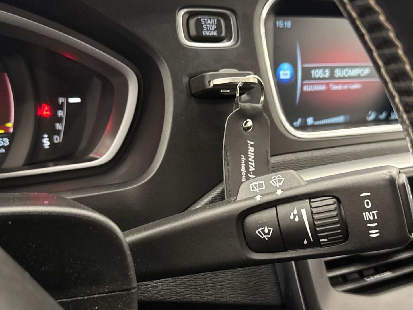 VOLVO V40 2016