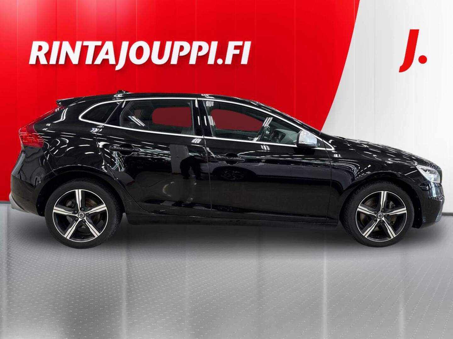 VOLVO V40 2016