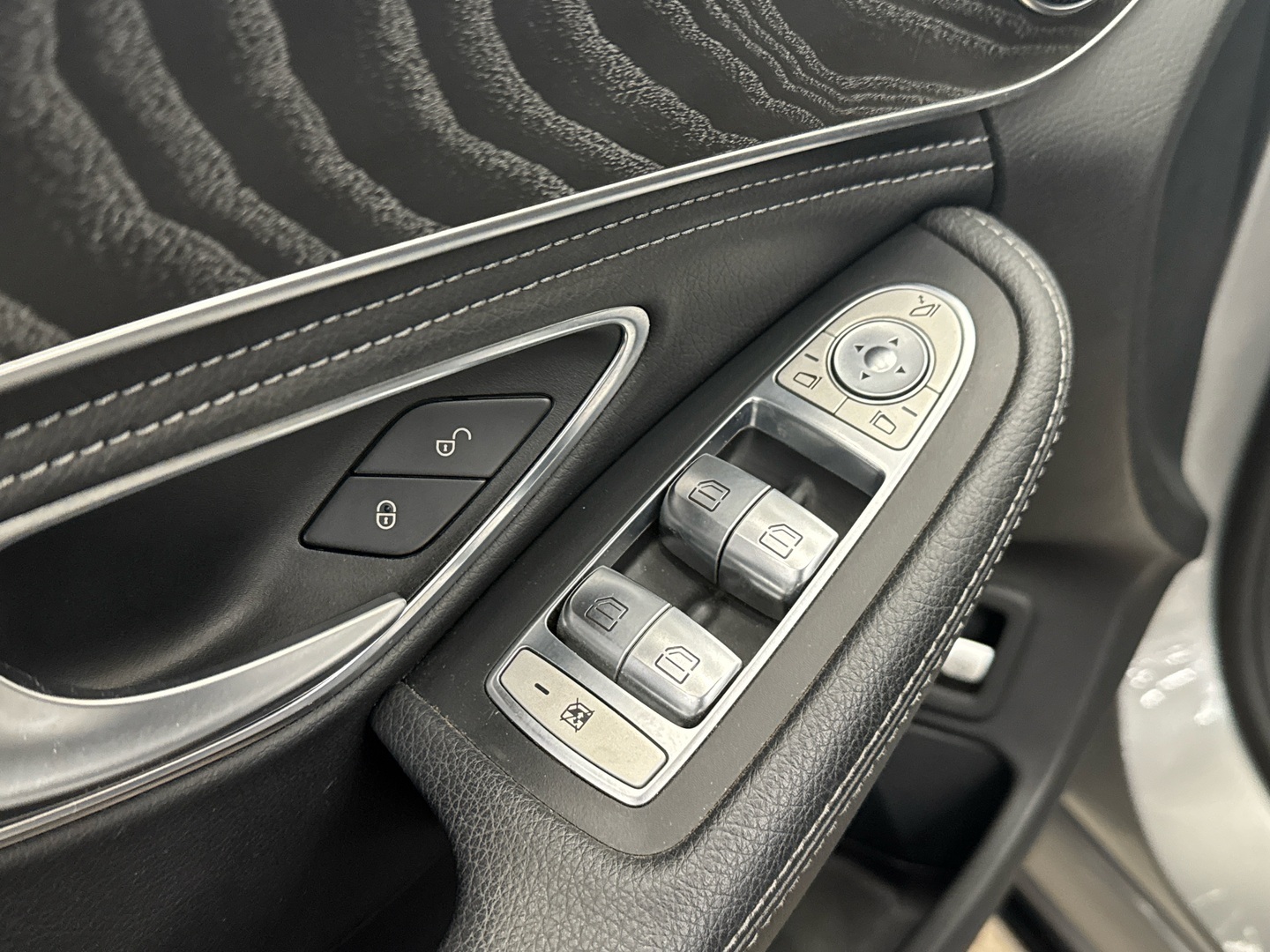 MERCEDES-BENZ C 2015