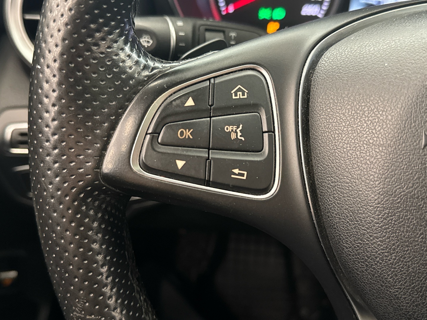 MERCEDES-BENZ C 2015