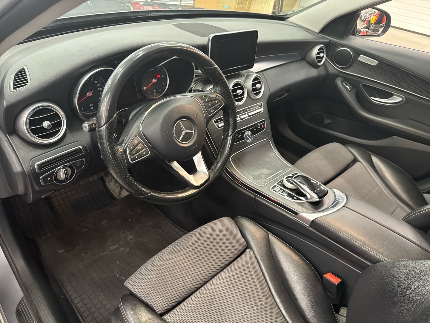 MERCEDES-BENZ C 2015