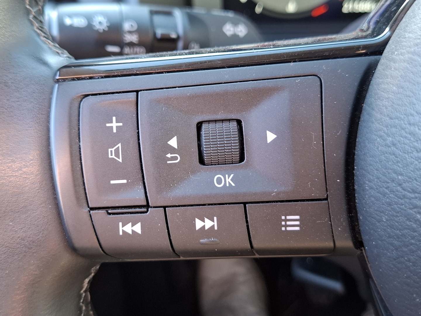 NISSAN Qashqai 2023