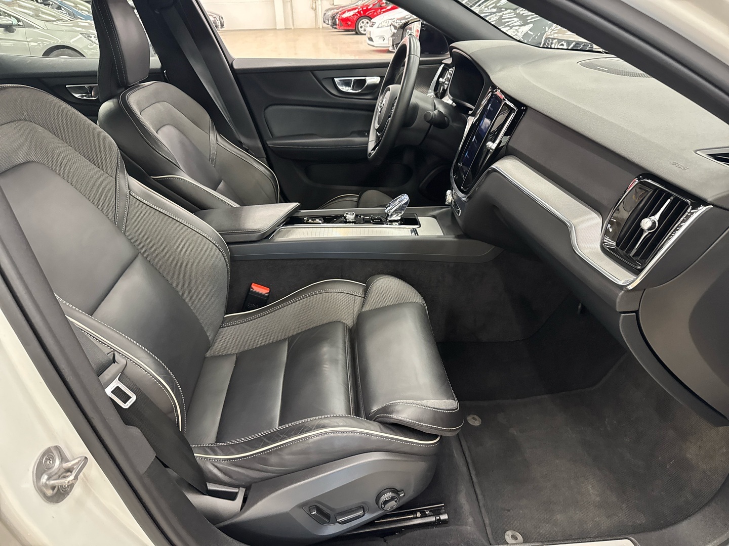 VOLVO S60 2023