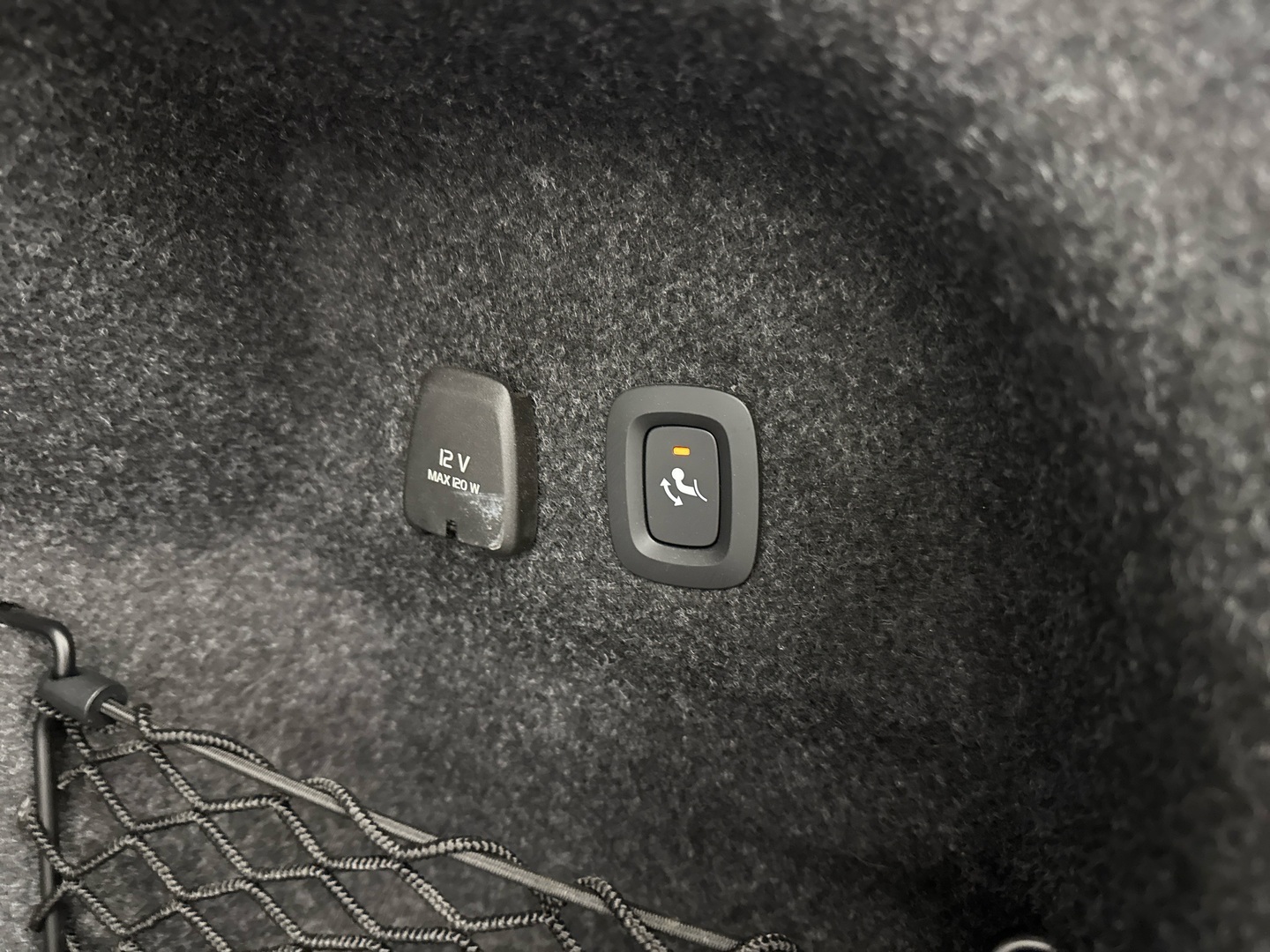 VOLVO S60 2023