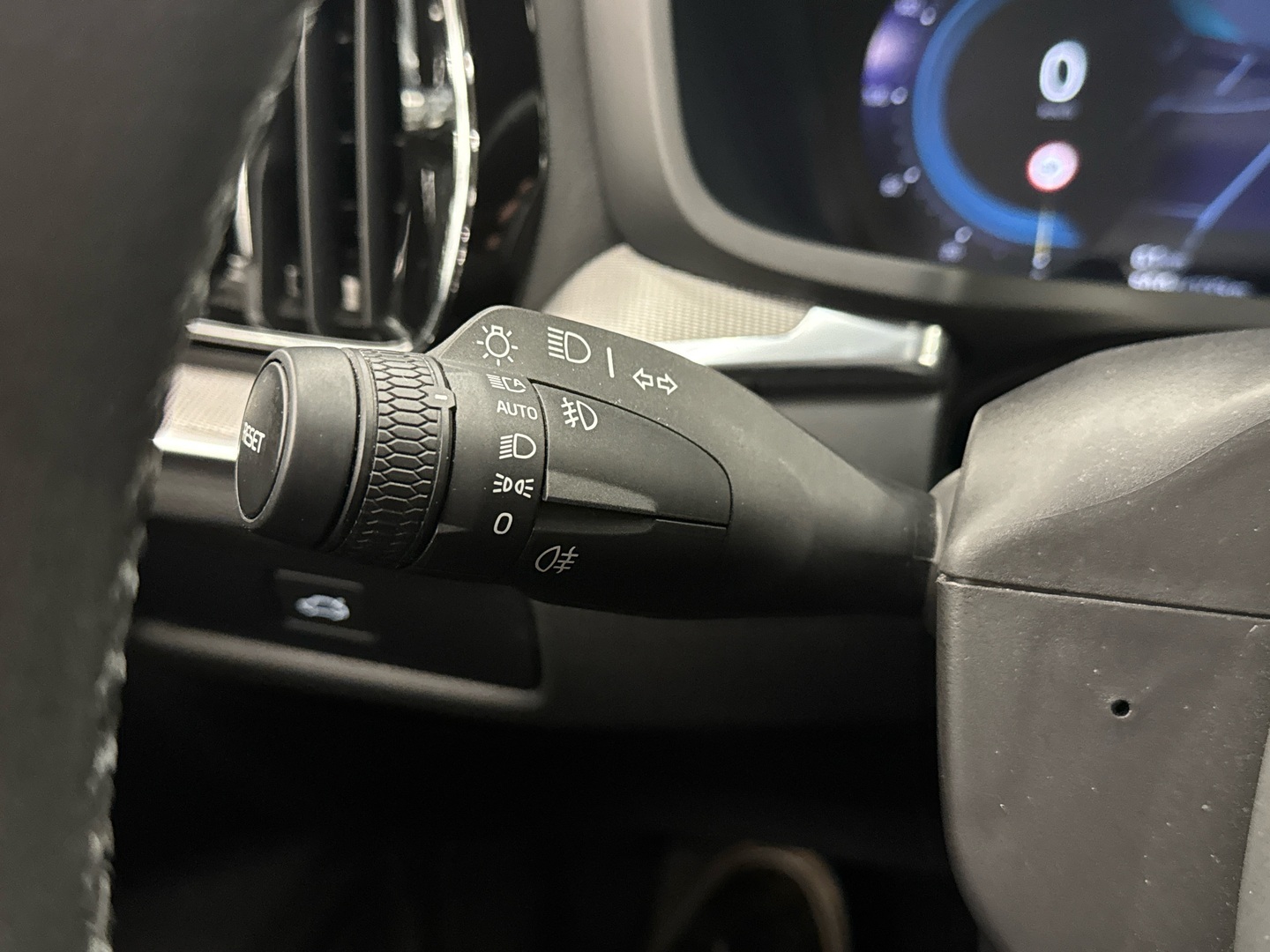 VOLVO S60 2023