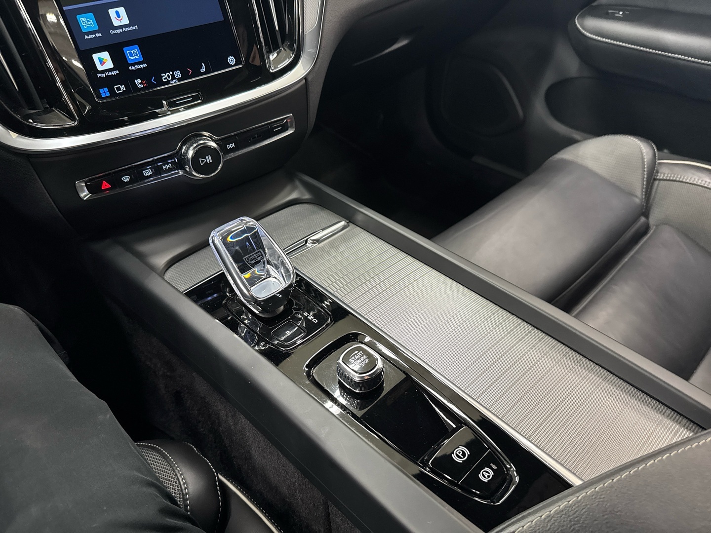 VOLVO S60 2023