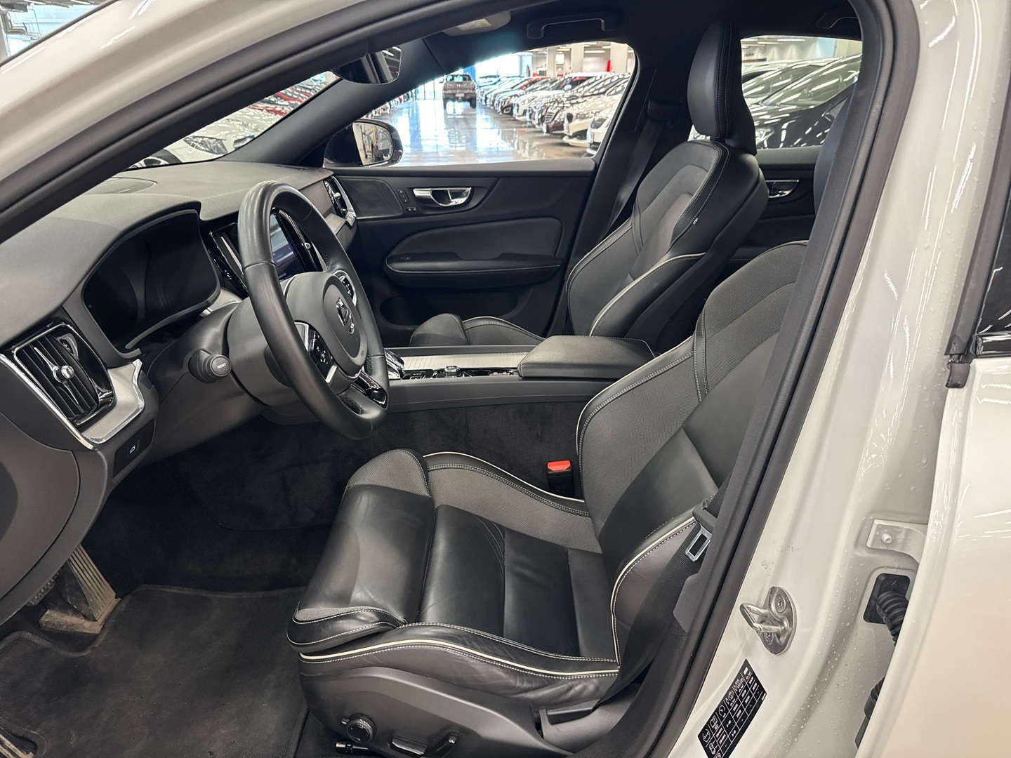 VOLVO S60 2023