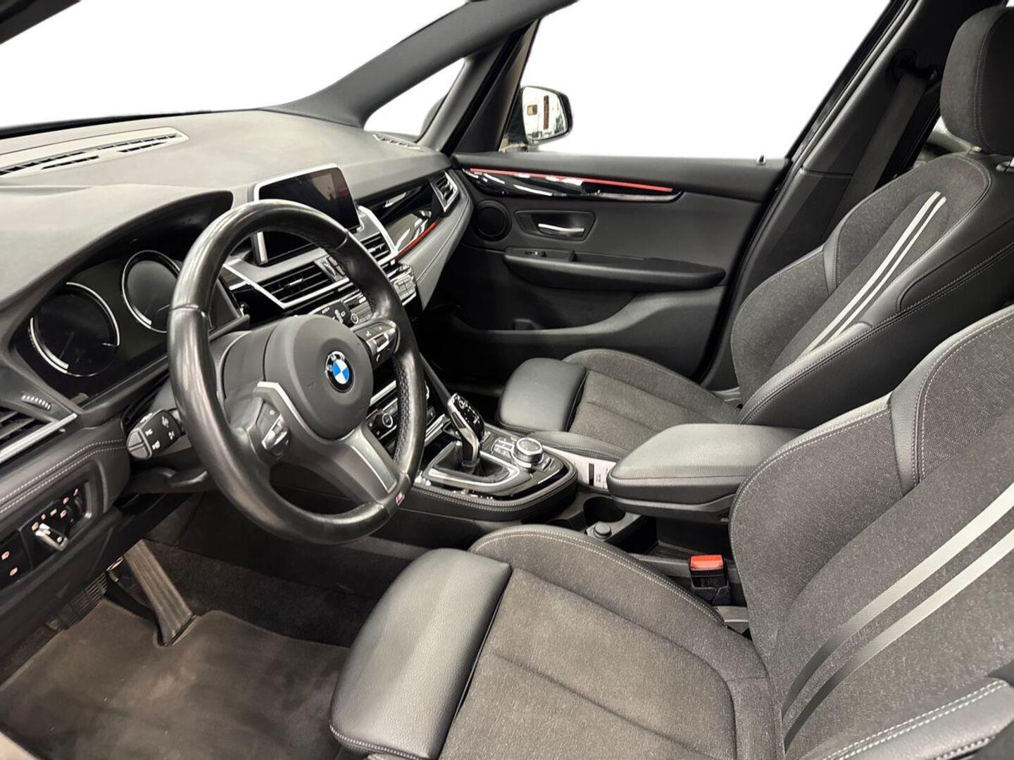 BMW 218 2022