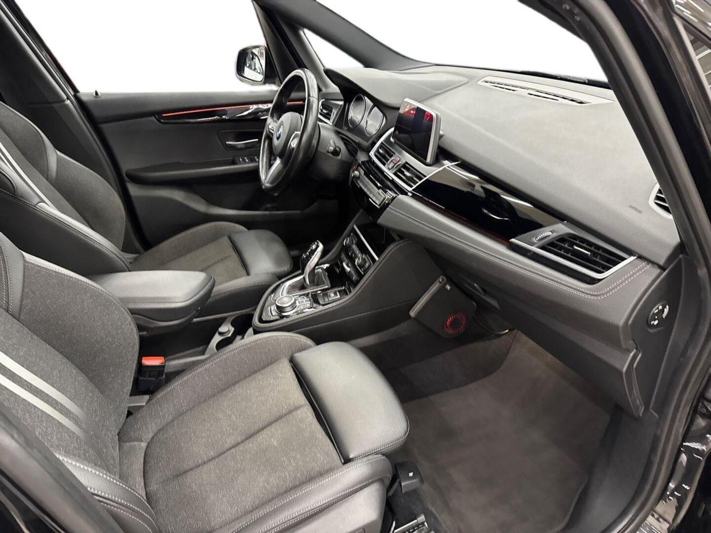 BMW 218 2022