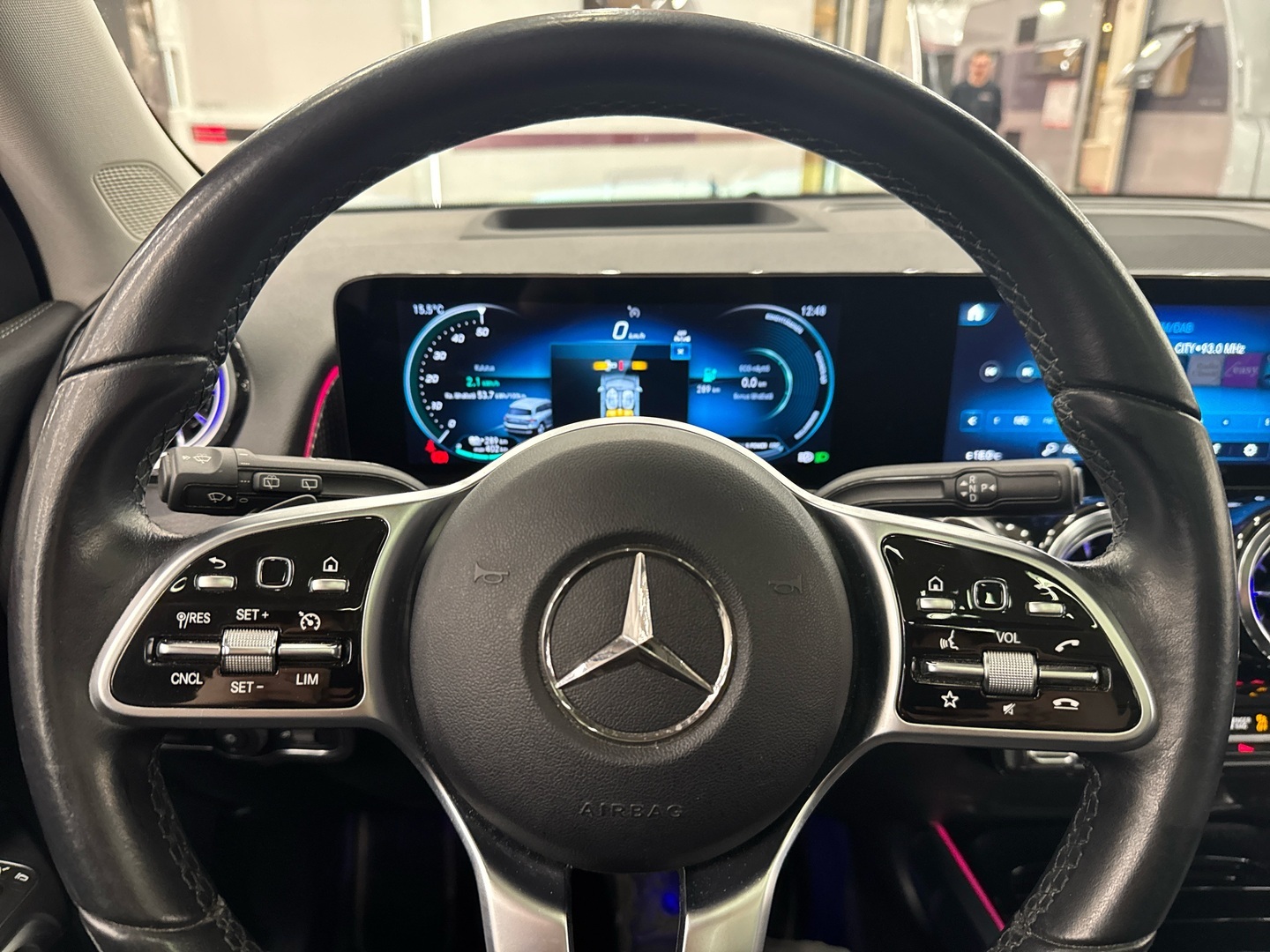 MERCEDES-BENZ EQB 2022