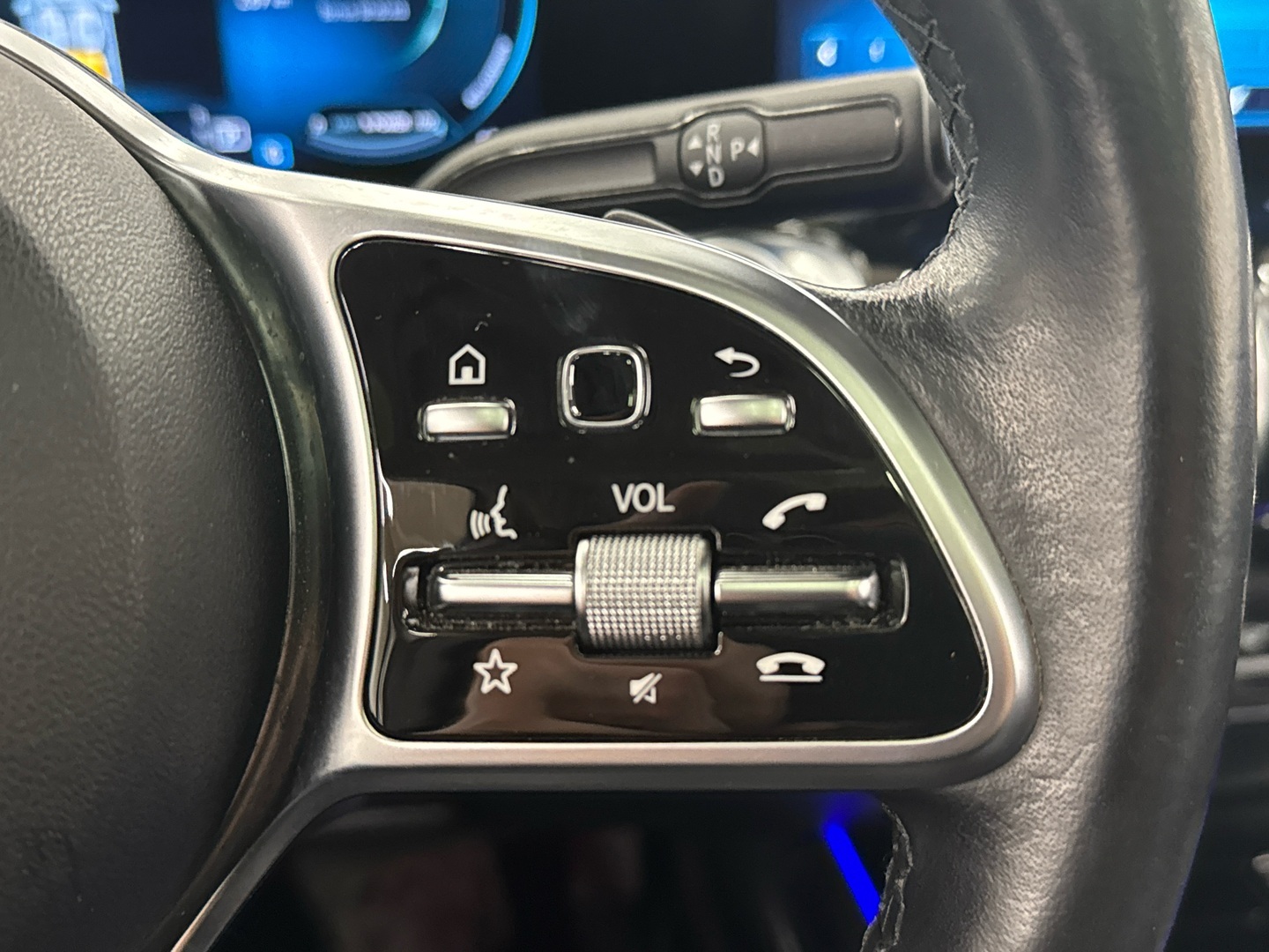 MERCEDES-BENZ EQB 2022