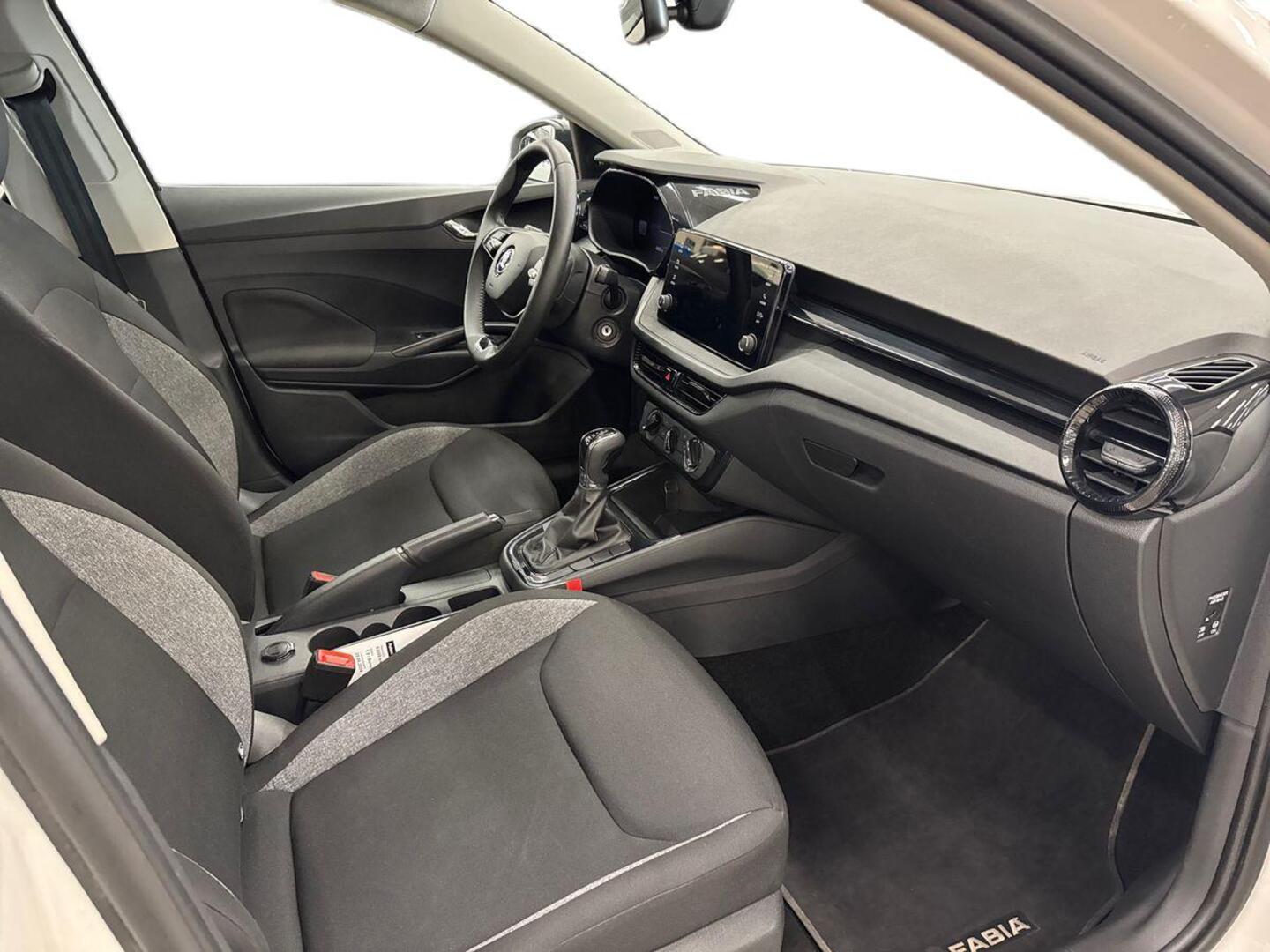 SKODA Fabia 2024