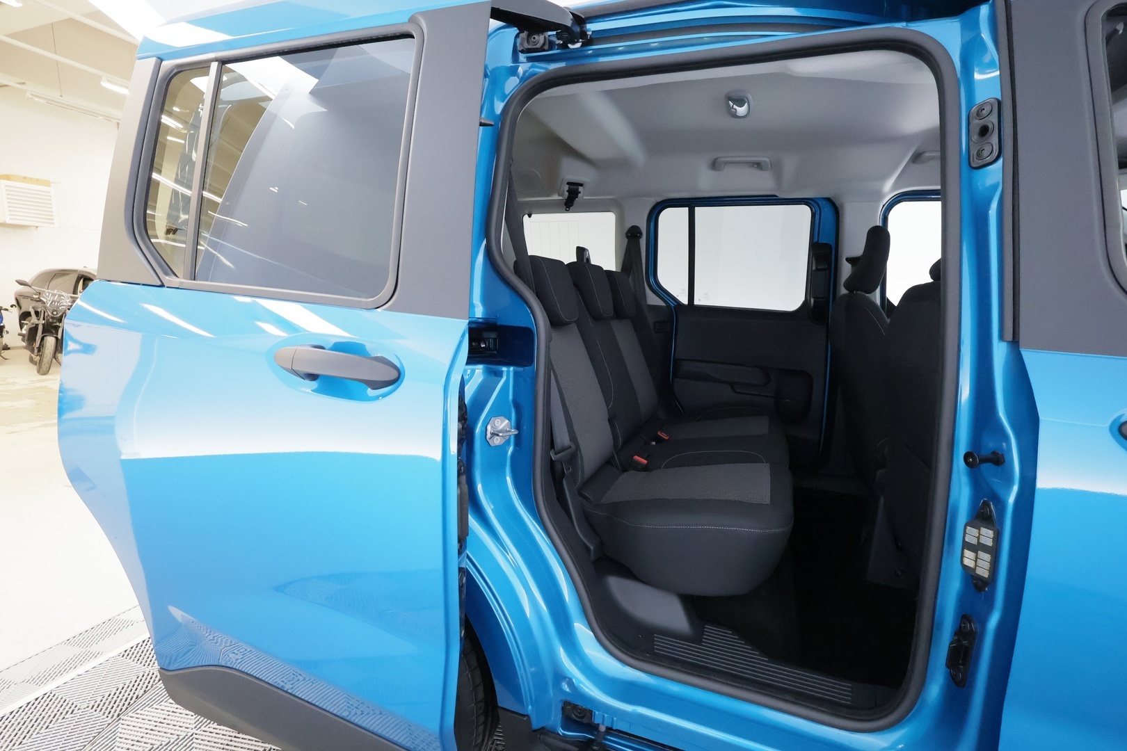 FORD Tourneo Courier 2025