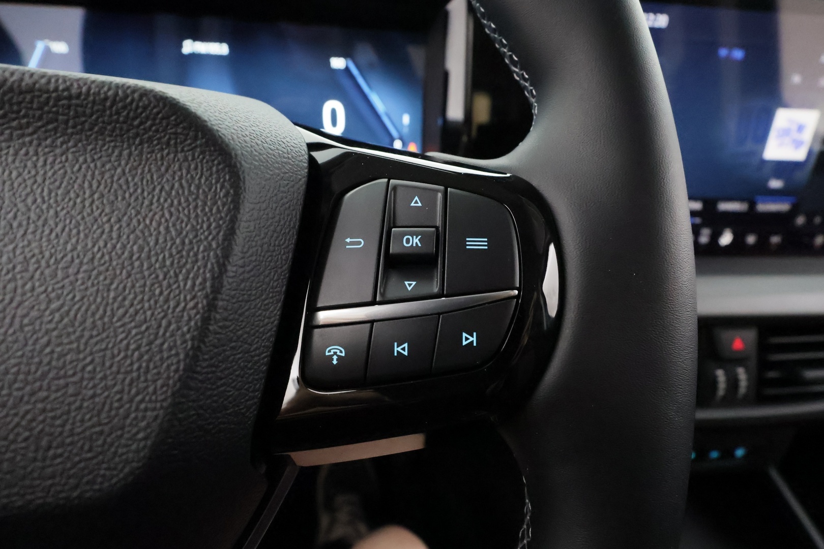 FORD Tourneo Courier 2025