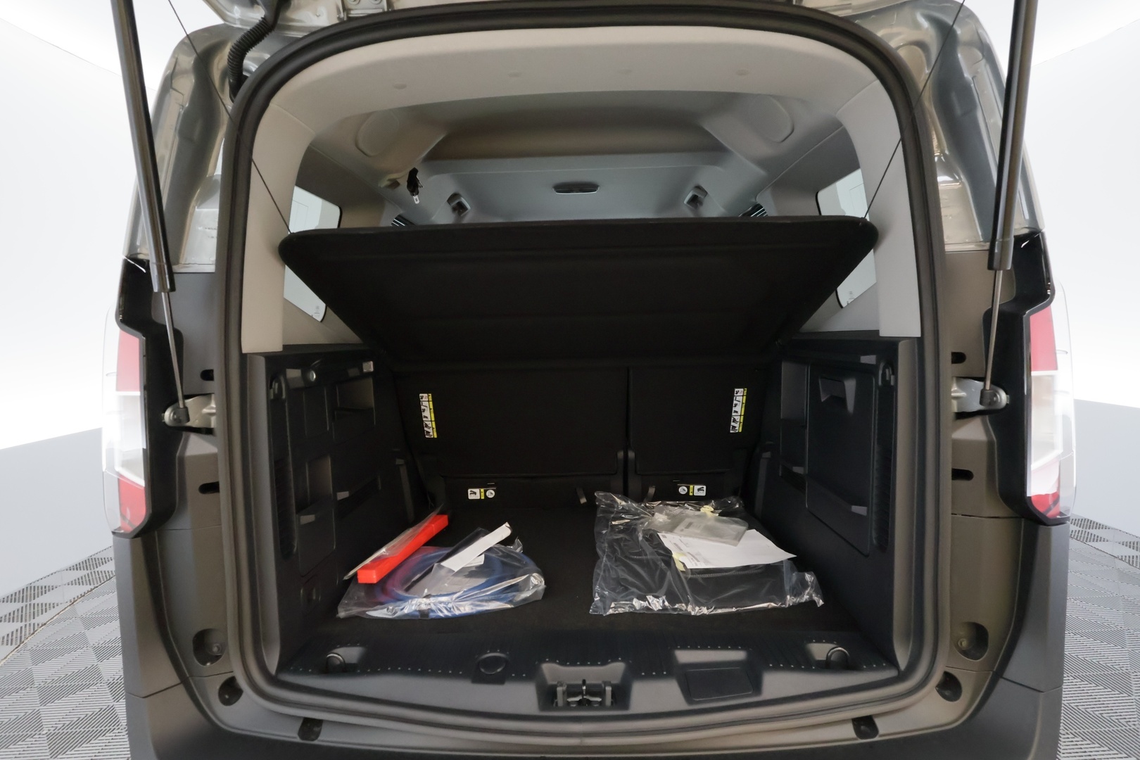 FORD Tourneo Courier 2025