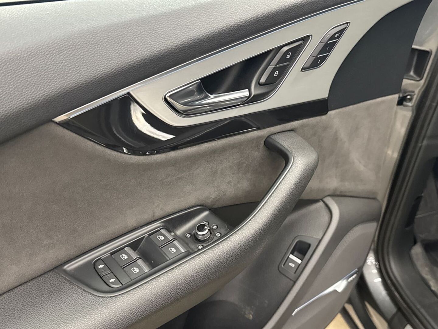 AUDI Q7 2015