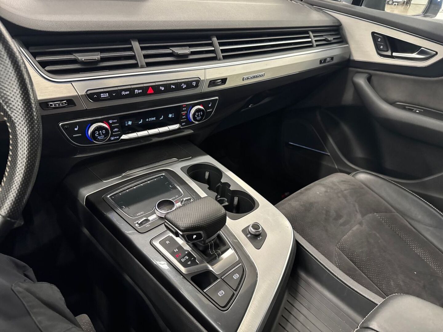 AUDI Q7 2015