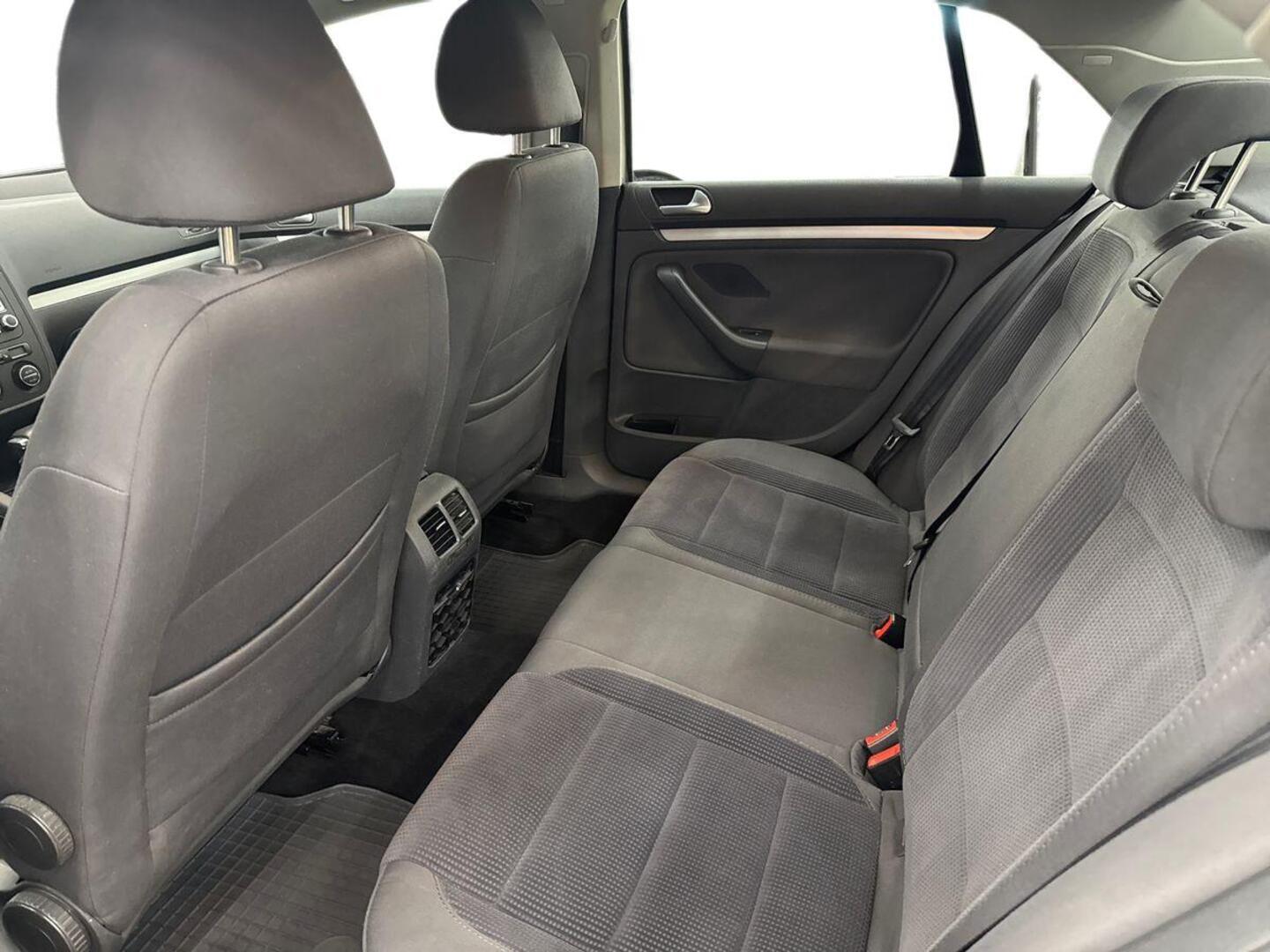 VOLKSWAGEN Jetta 2007