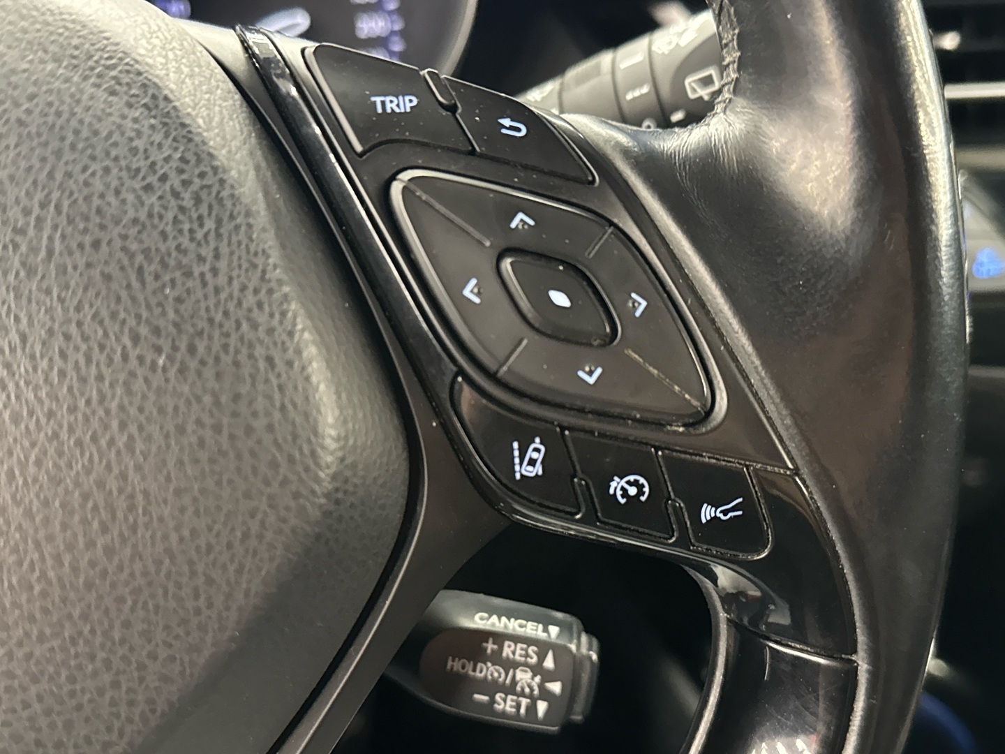 TOYOTA C-HR 2017