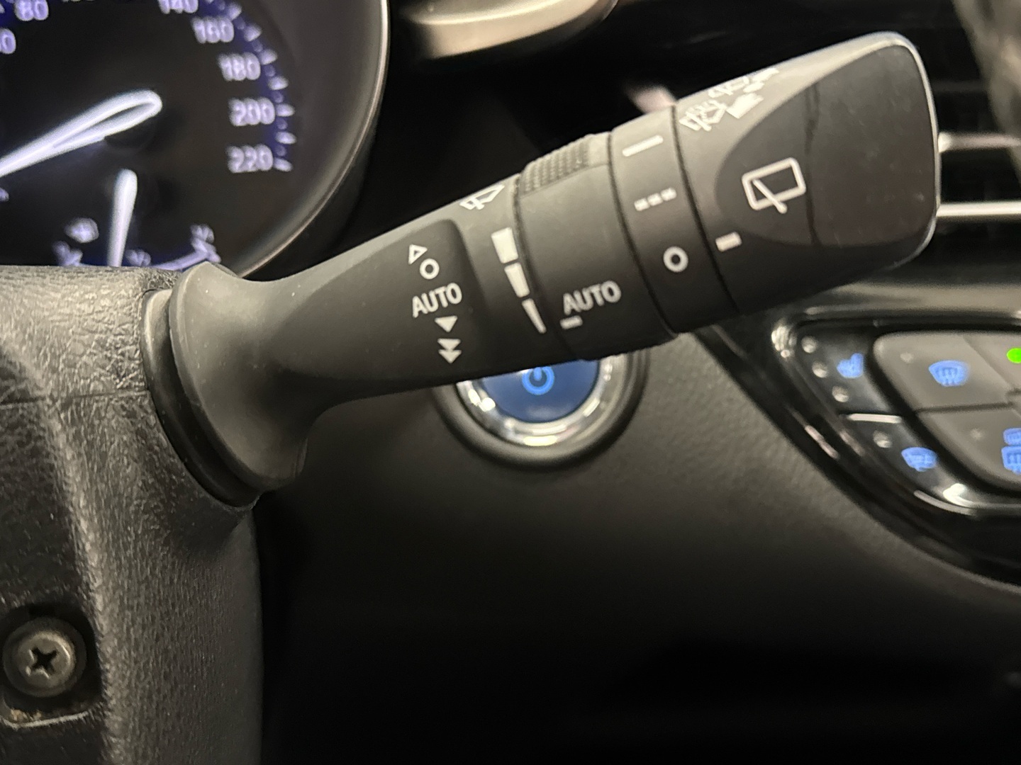TOYOTA C-HR 2017