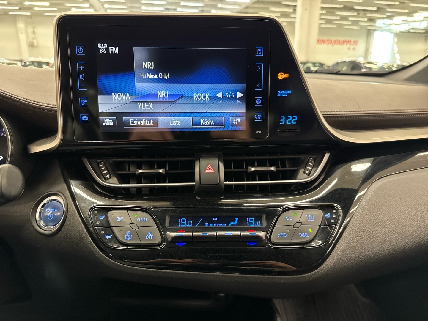 TOYOTA C-HR 2017
