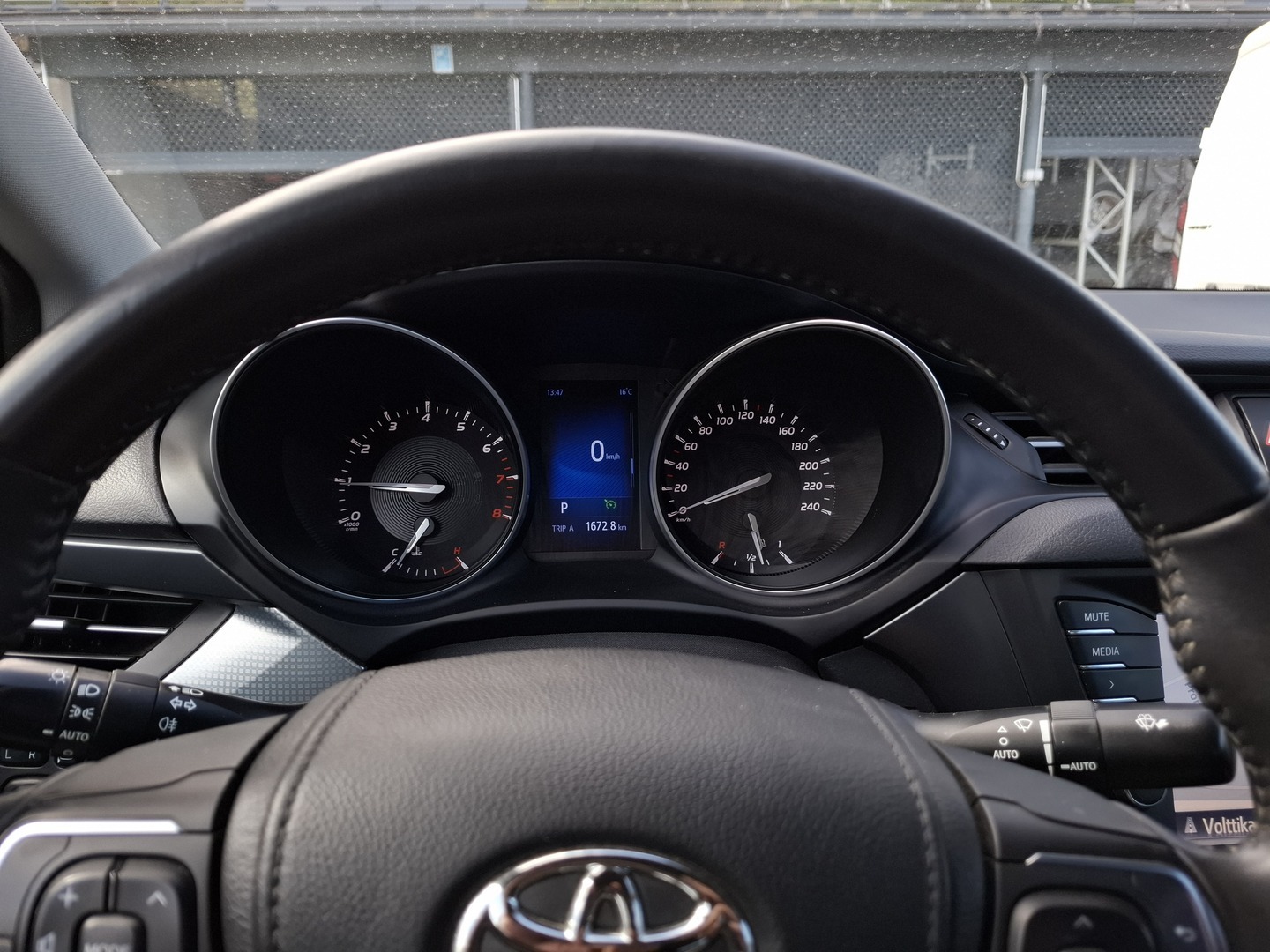 TOYOTA Avensis 2016