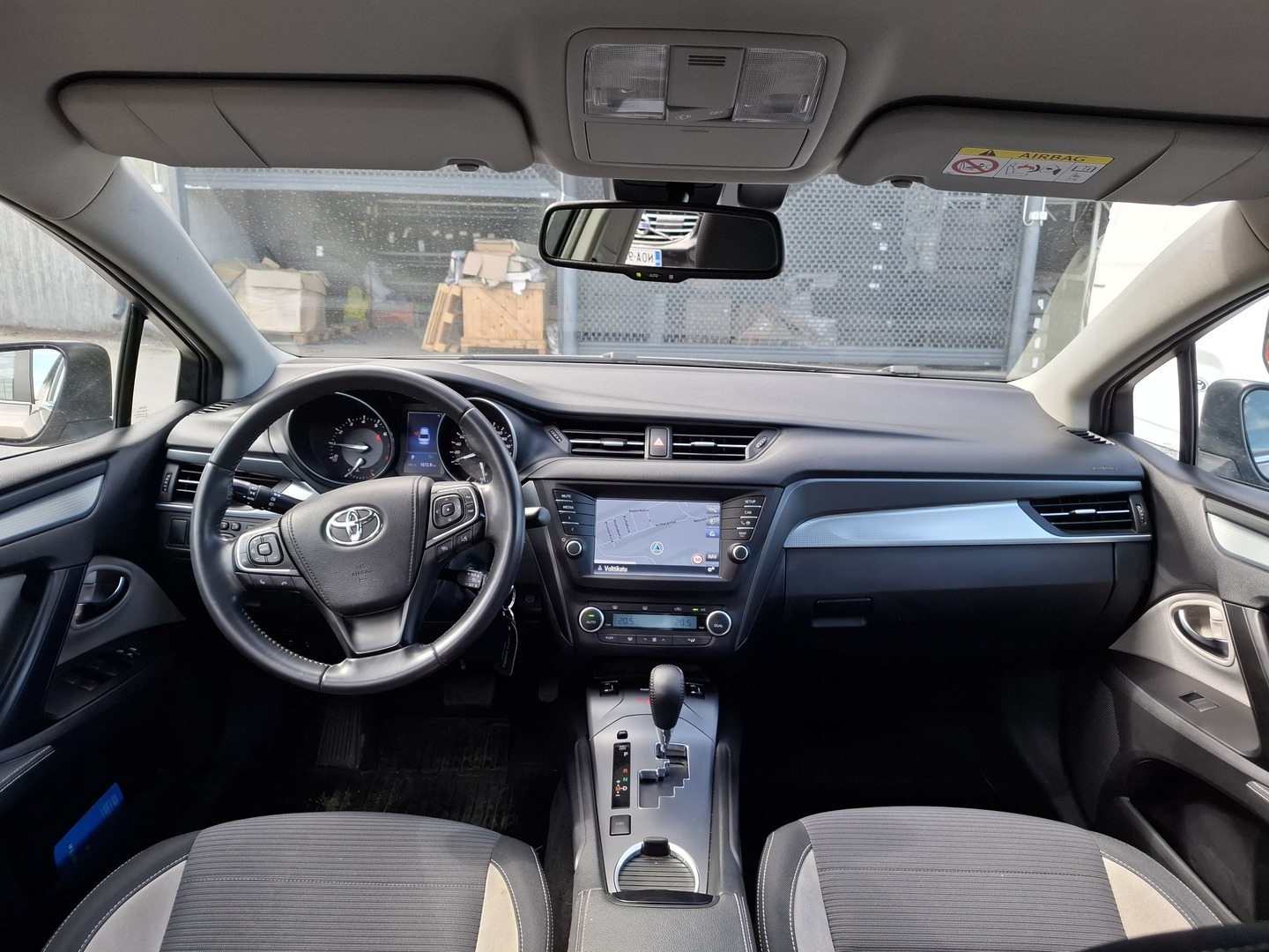 TOYOTA Avensis 2016