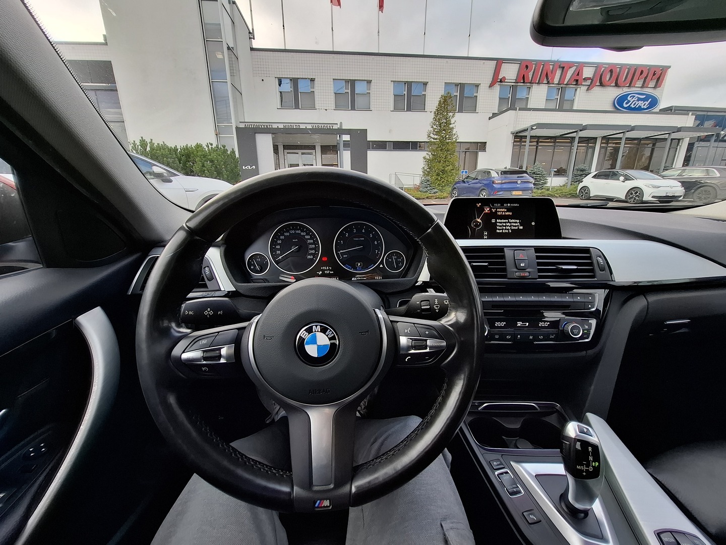 BMW 330 2017