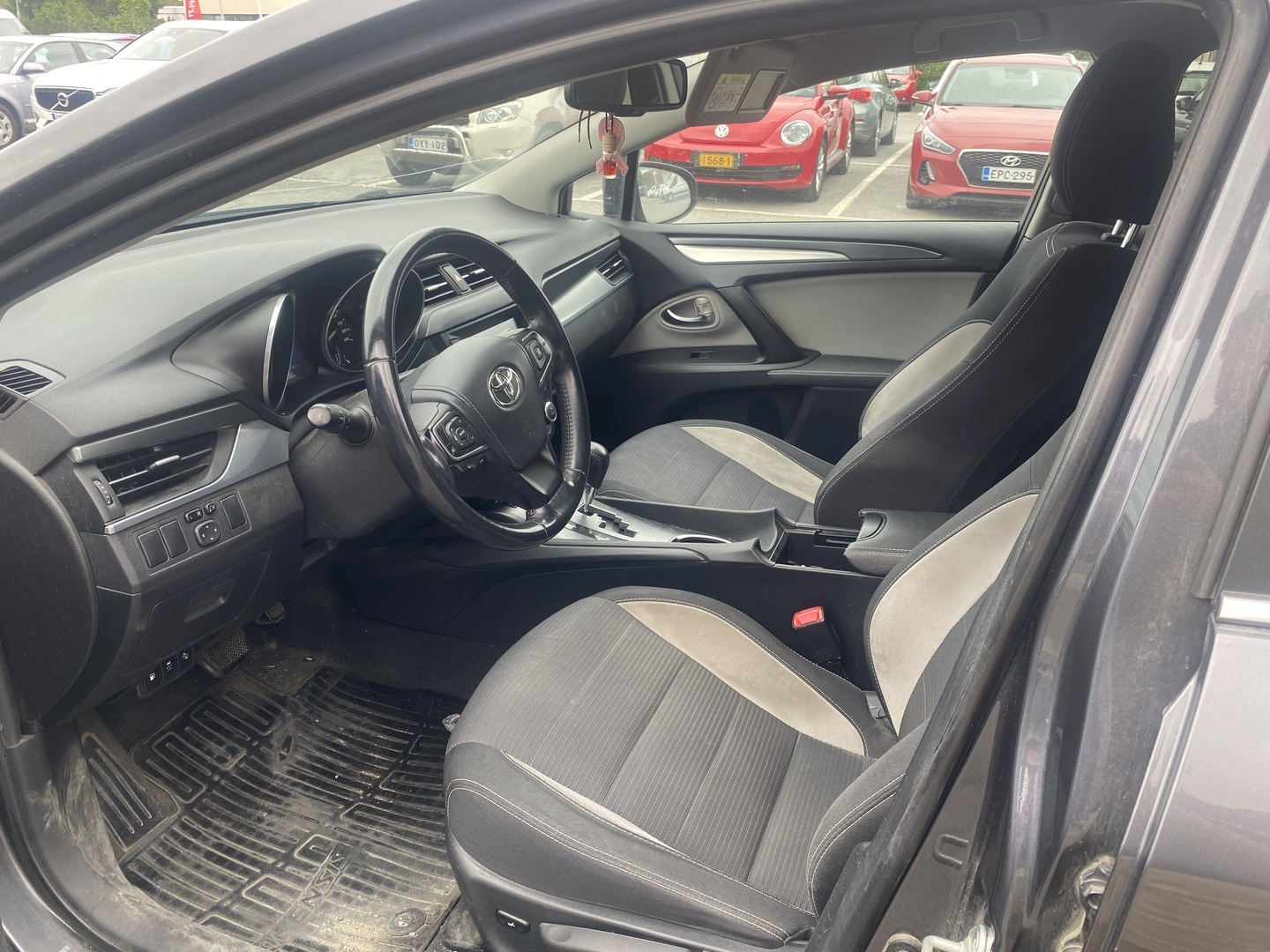 TOYOTA Avensis 2017