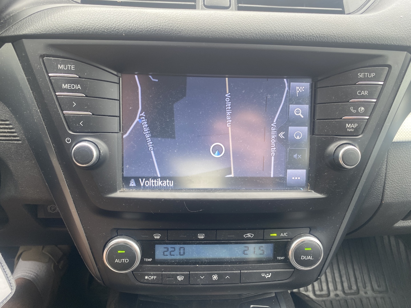 TOYOTA Avensis 2017