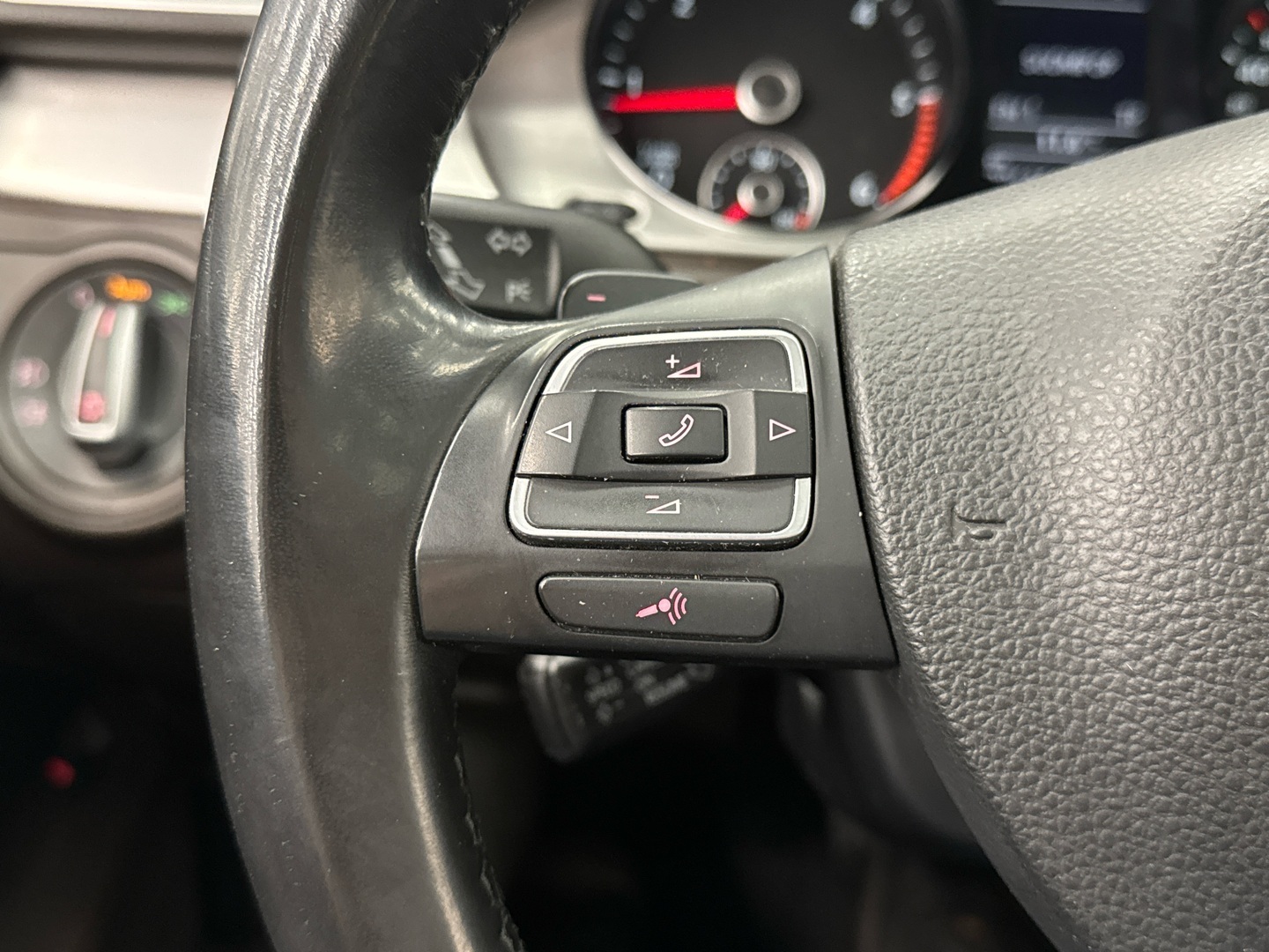 VOLKSWAGEN Passat 2012