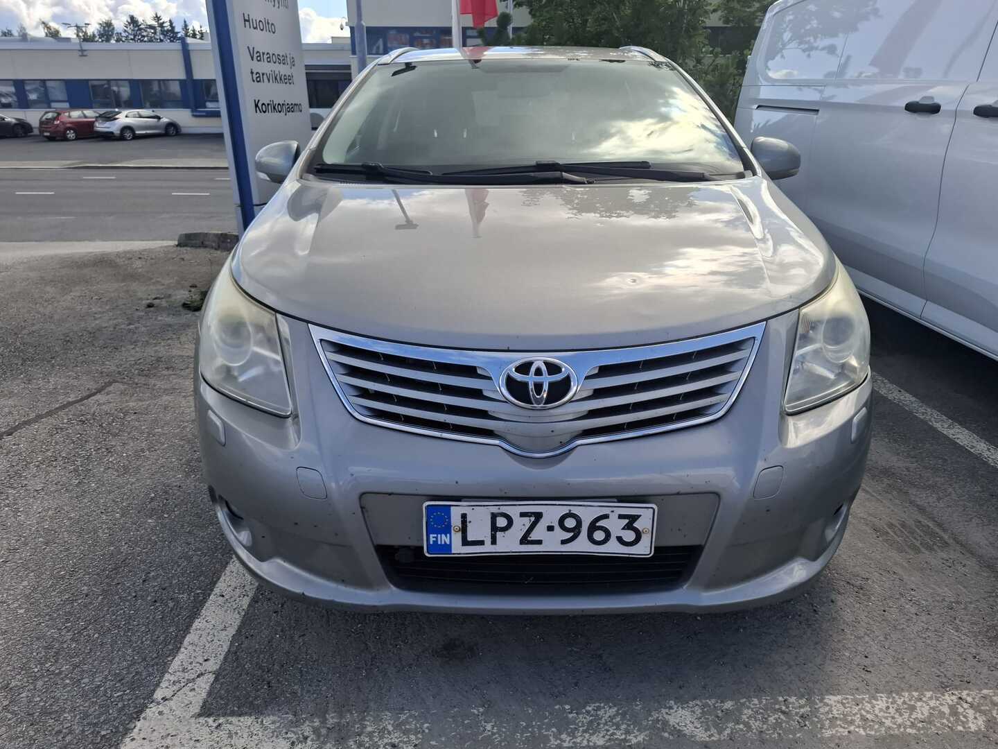 TOYOTA Avensis 2009