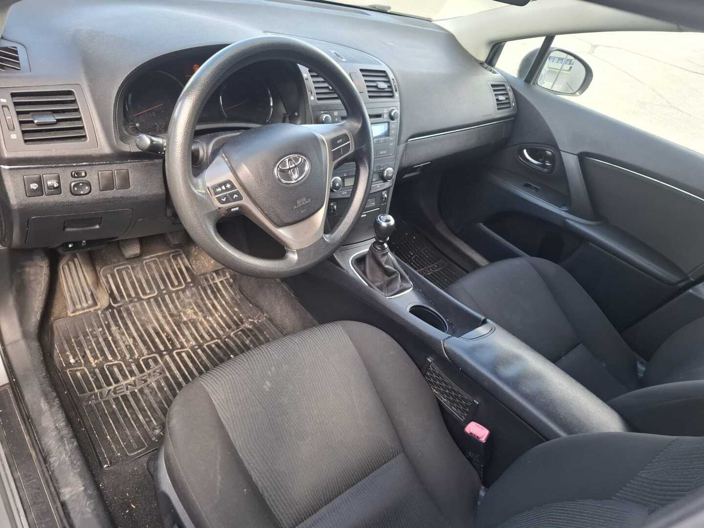 TOYOTA Avensis 2009