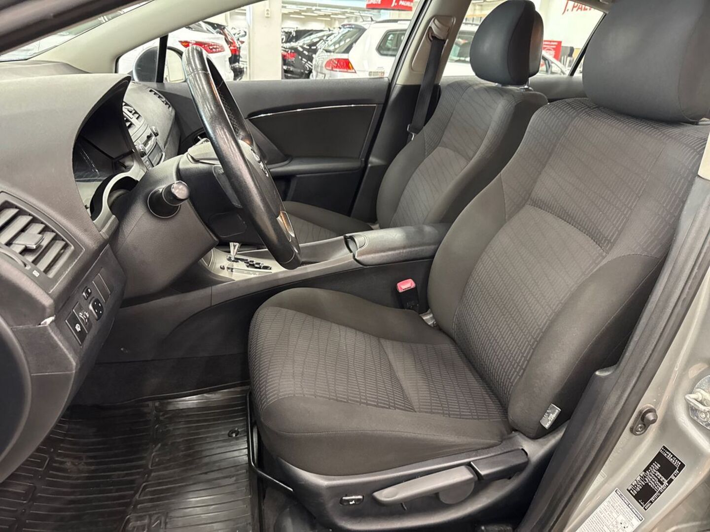 TOYOTA Avensis 2009