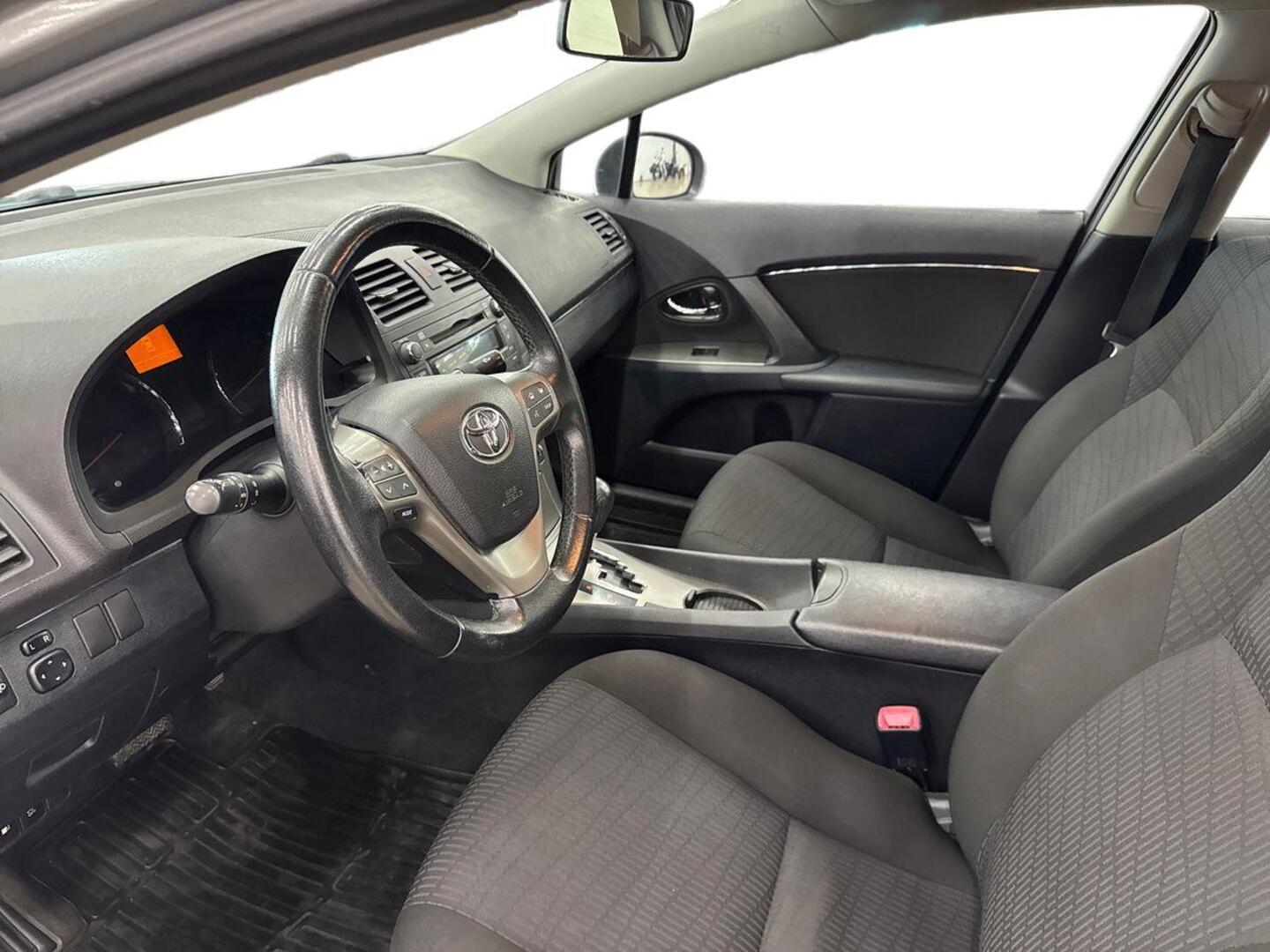 TOYOTA Avensis 2009