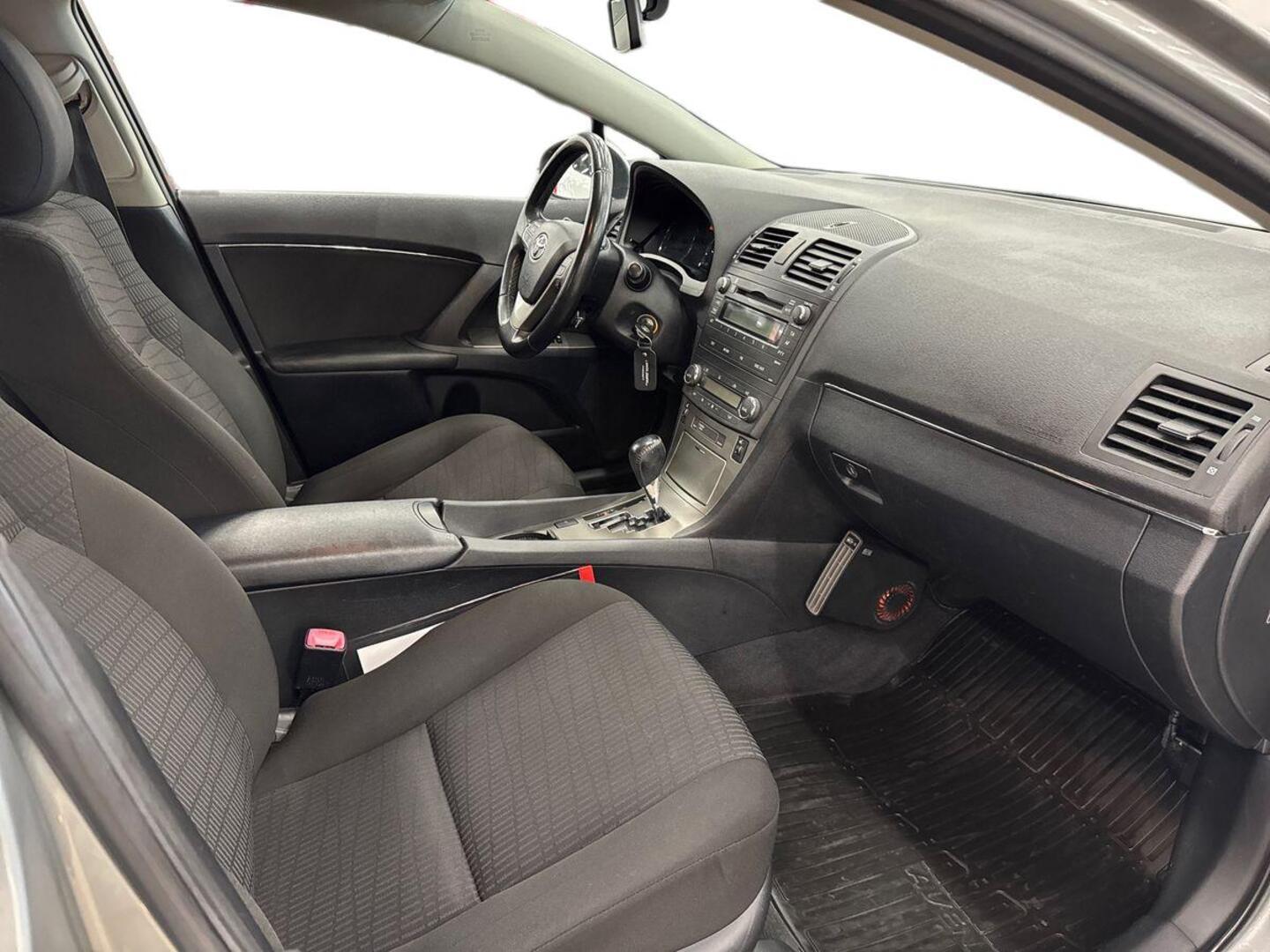TOYOTA Avensis 2009