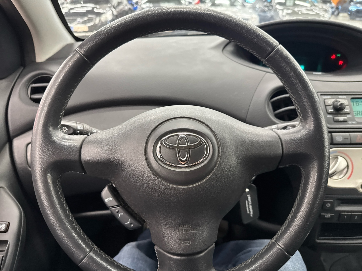 TOYOTA Yaris 2004