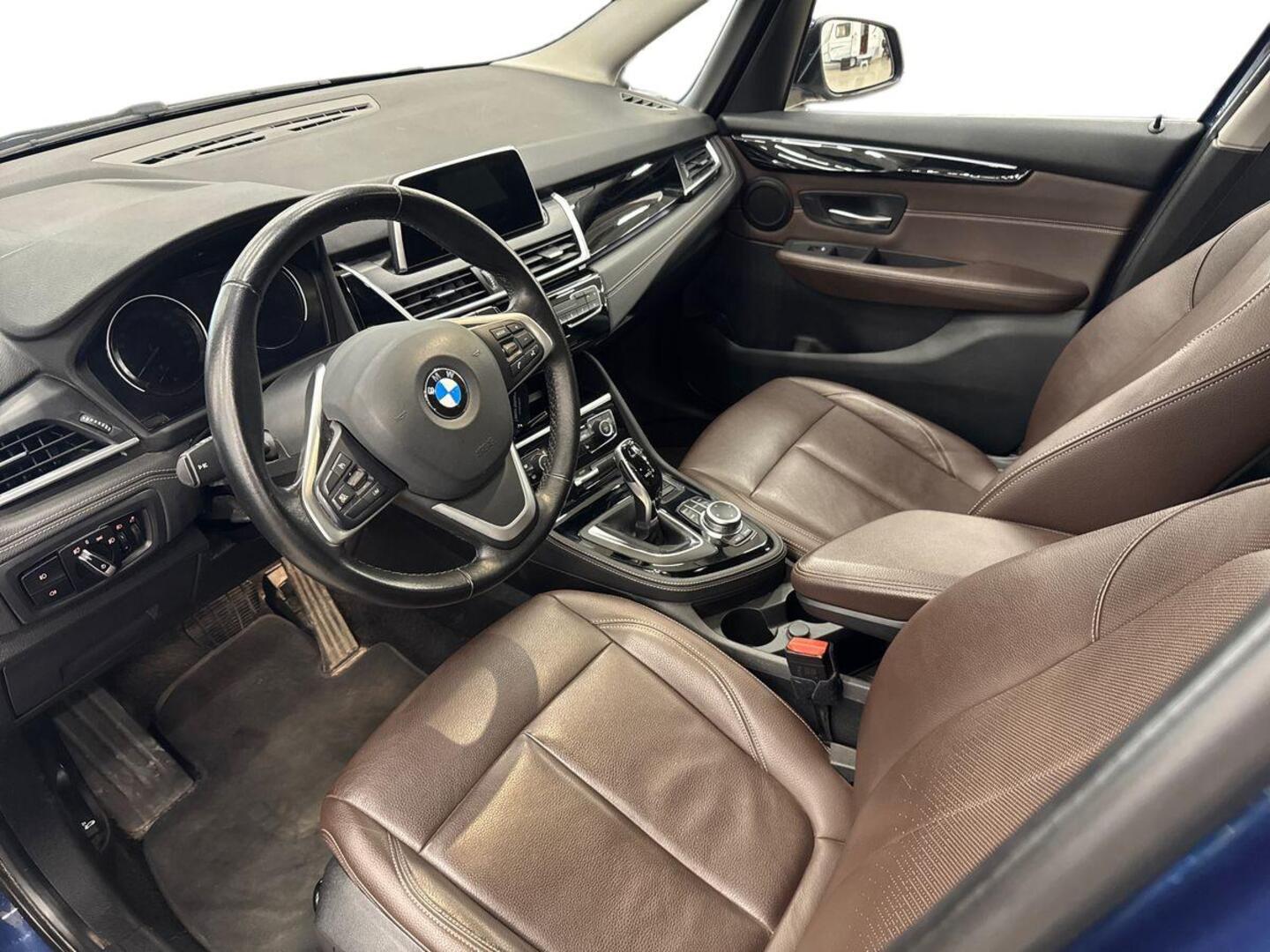 BMW 218 2022