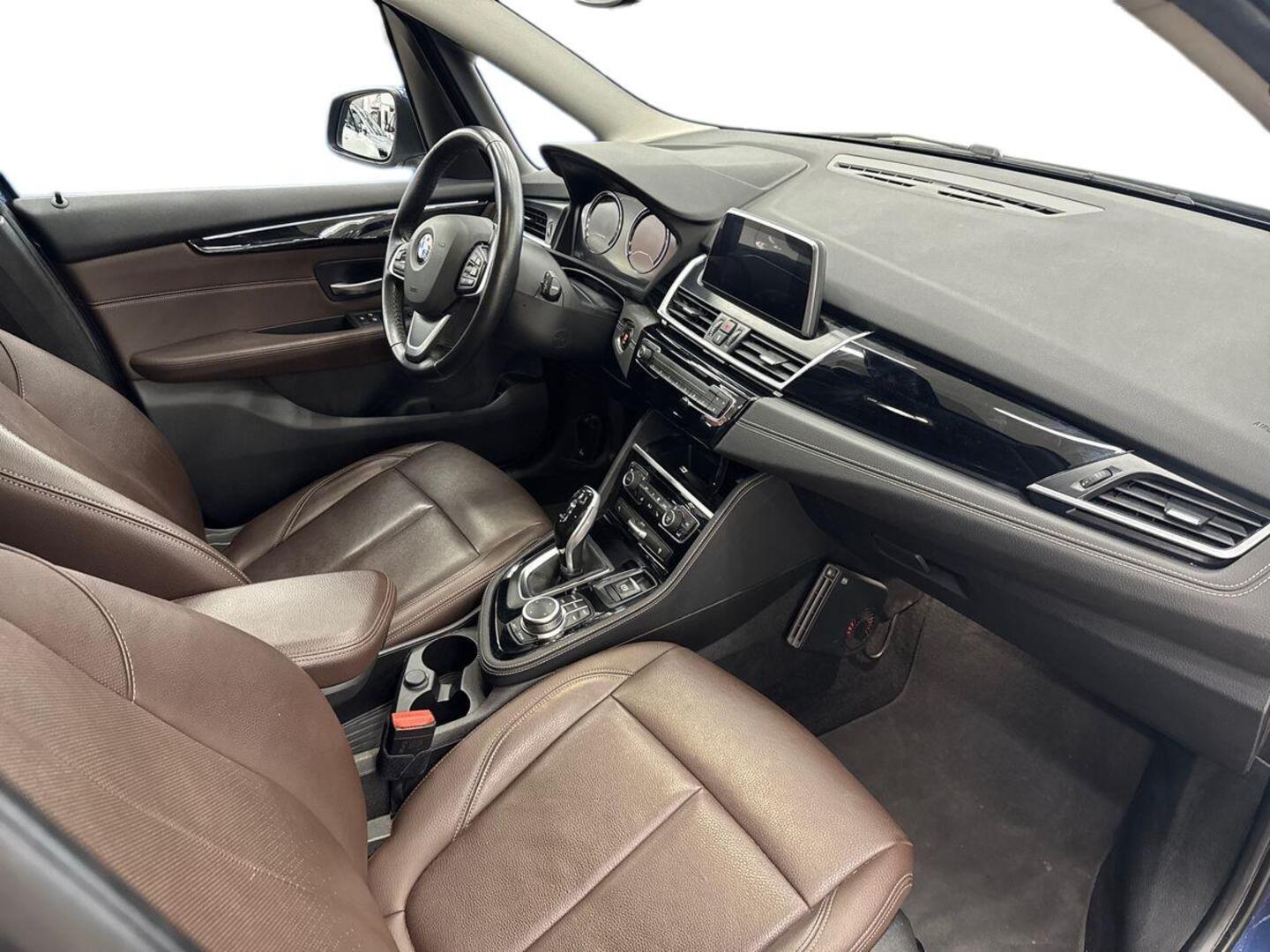 BMW 218 2022