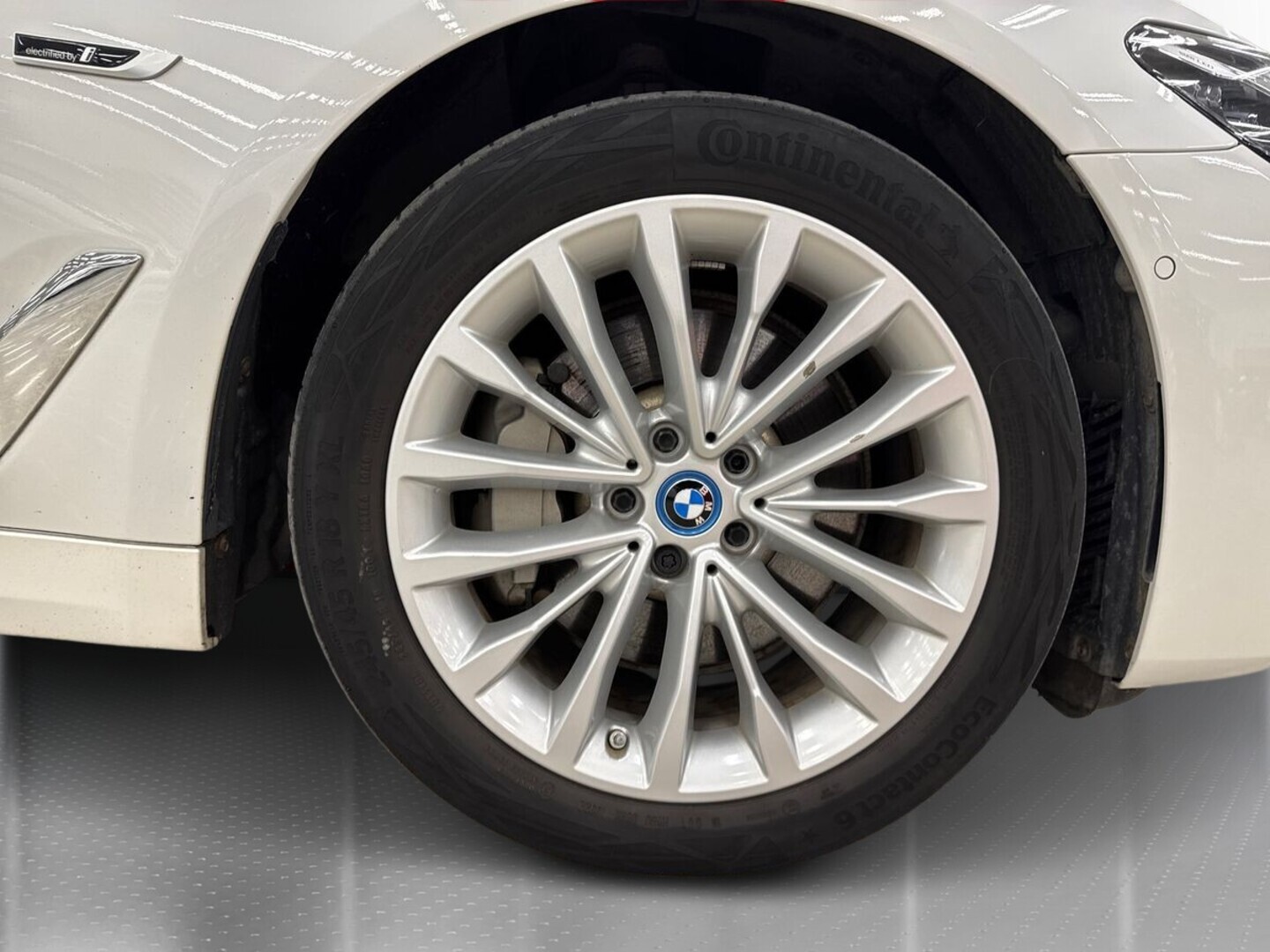 BMW 530 2023