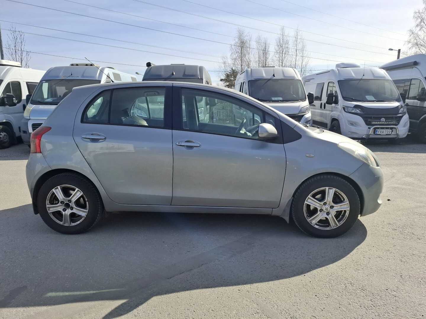 TOYOTA Yaris 2008
