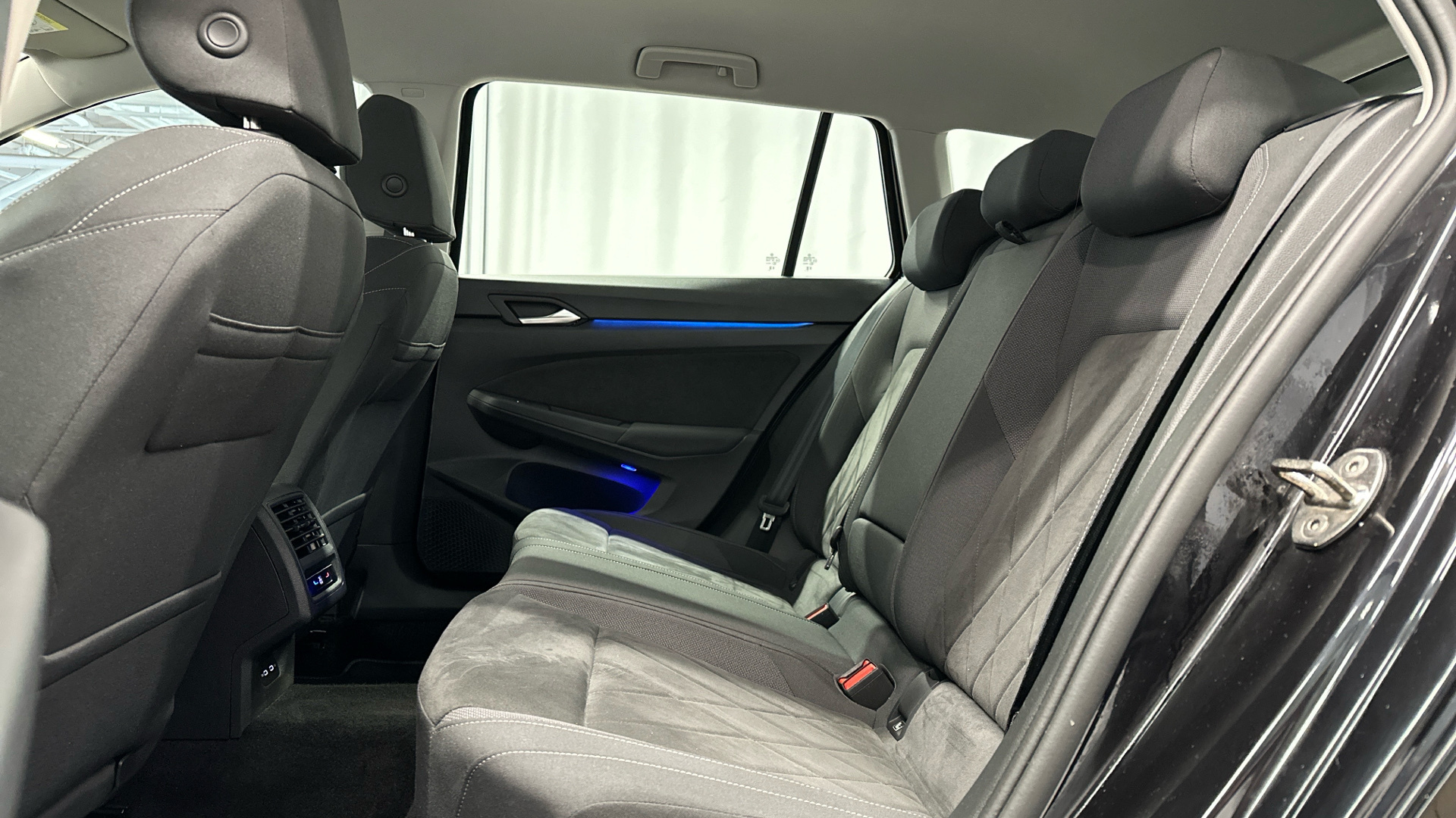 VOLKSWAGEN Golf 2024