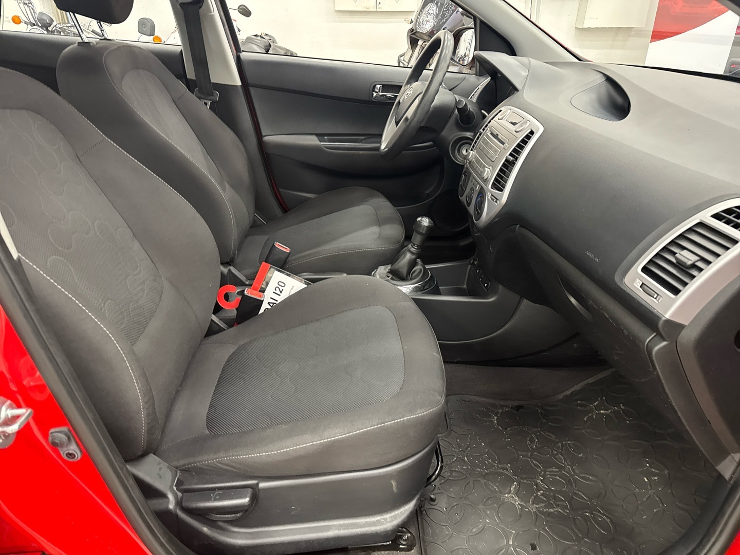HYUNDAI i20 2012