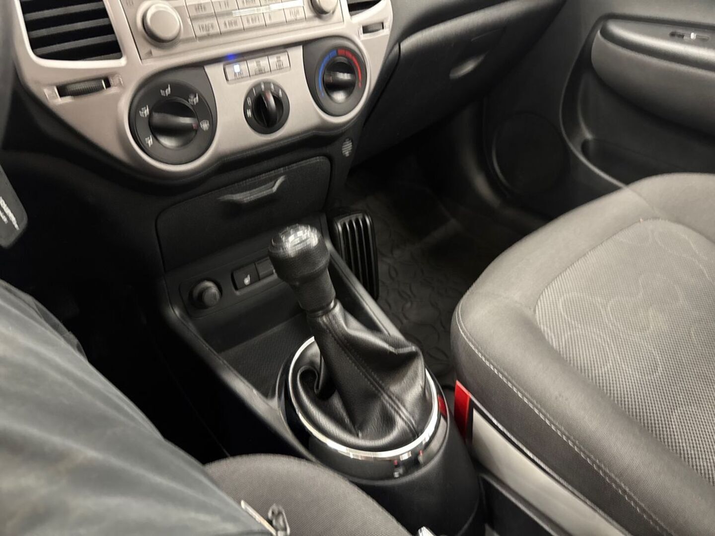 HYUNDAI i20 2012