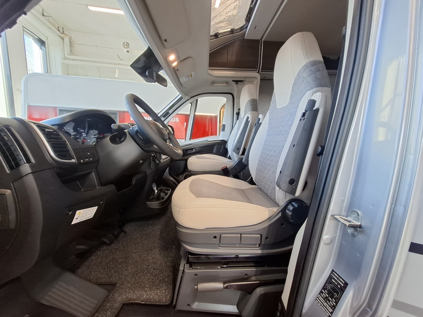 ADRIA MATRIX SUPREME 670 SL 2026