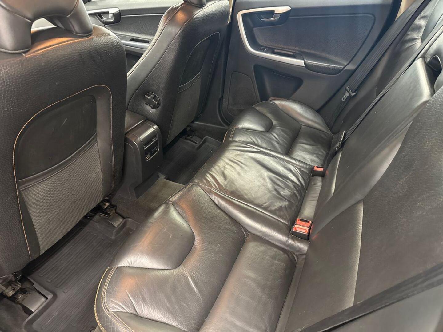 VOLVO XC60 2010
