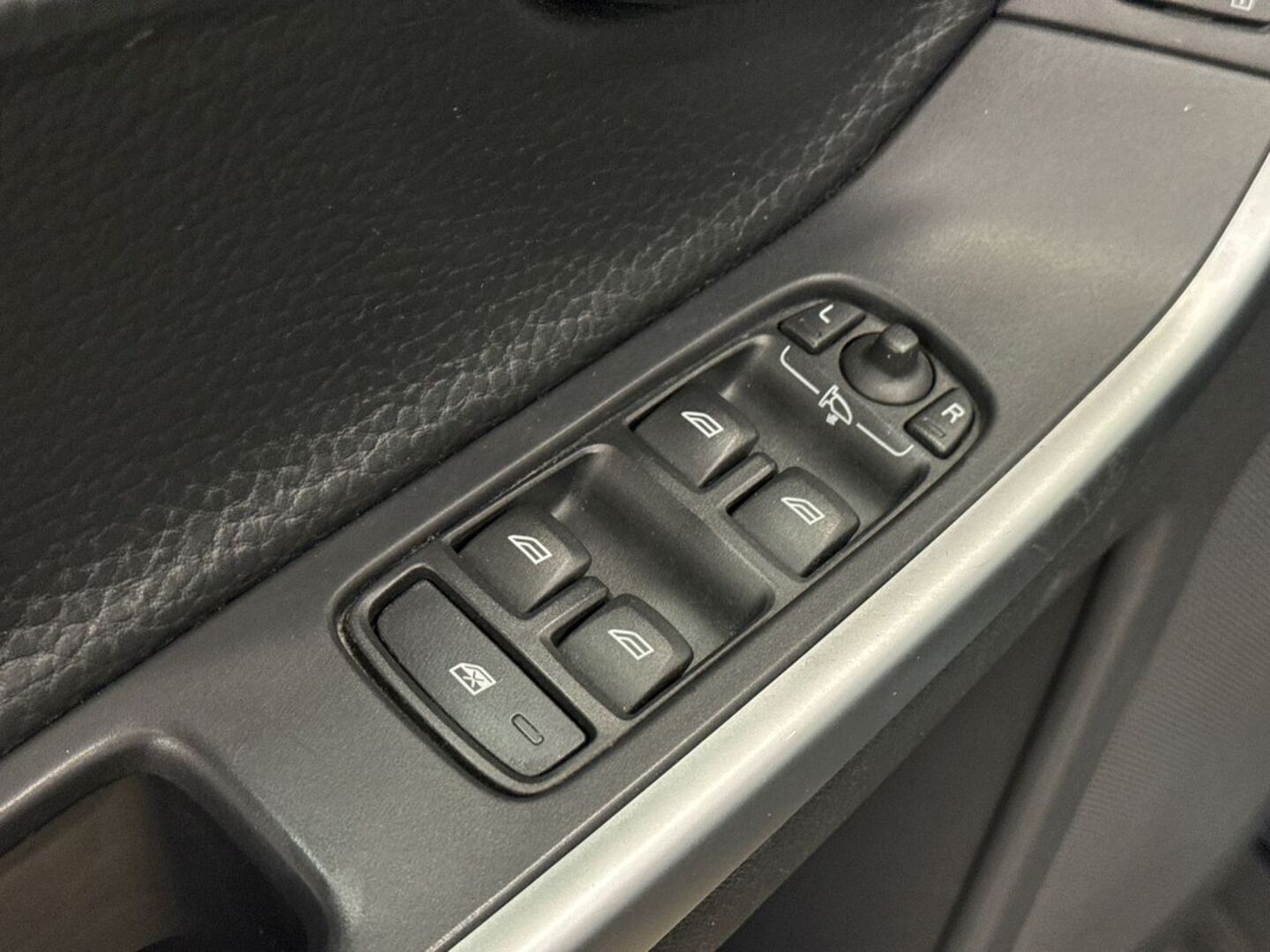 VOLVO XC60 2010