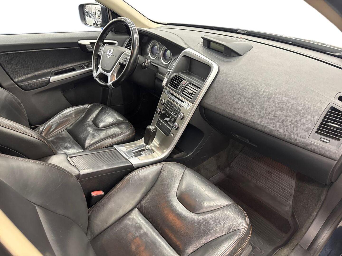 VOLVO XC60 2010