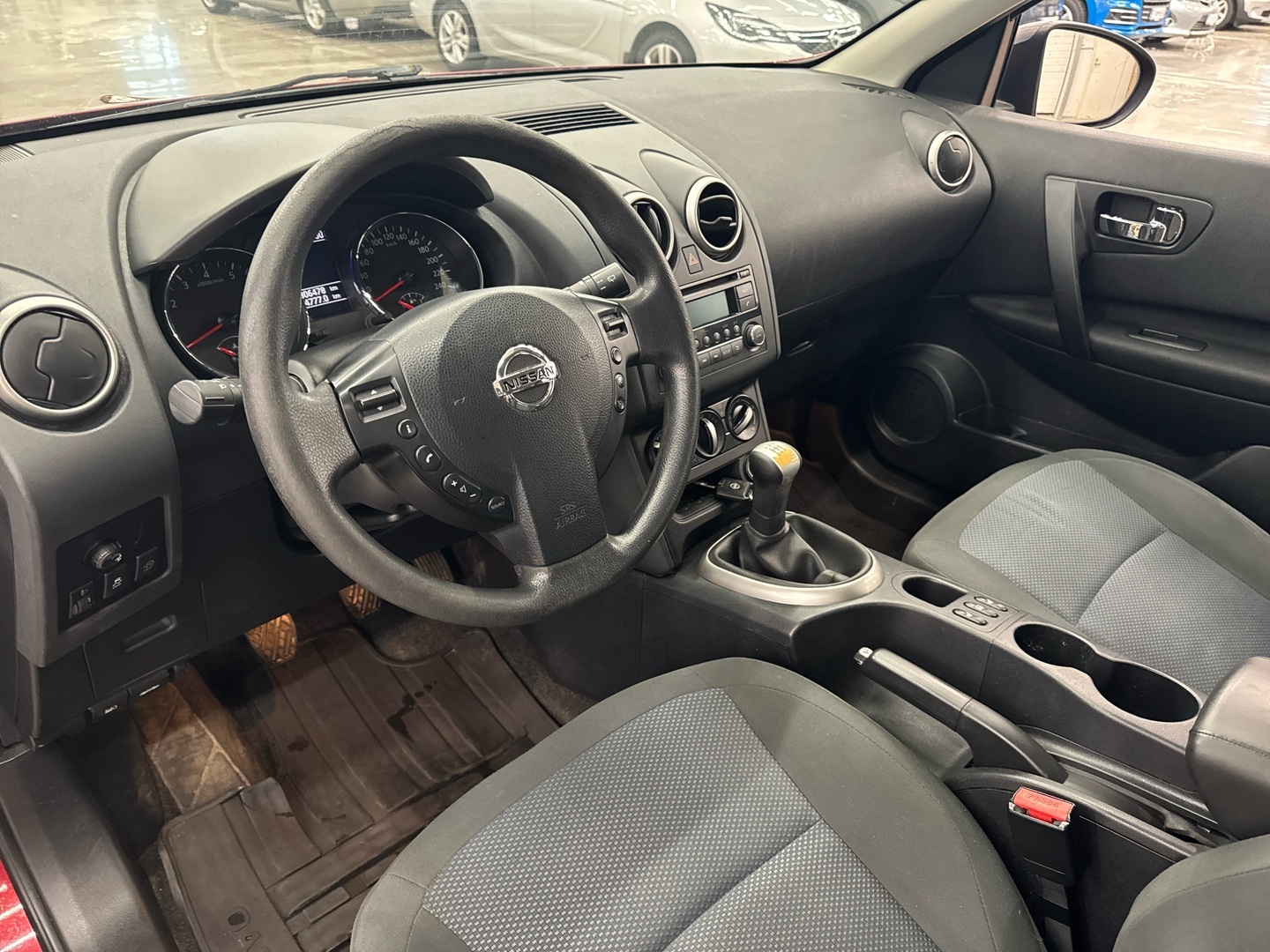 NISSAN Qashqai 2012
