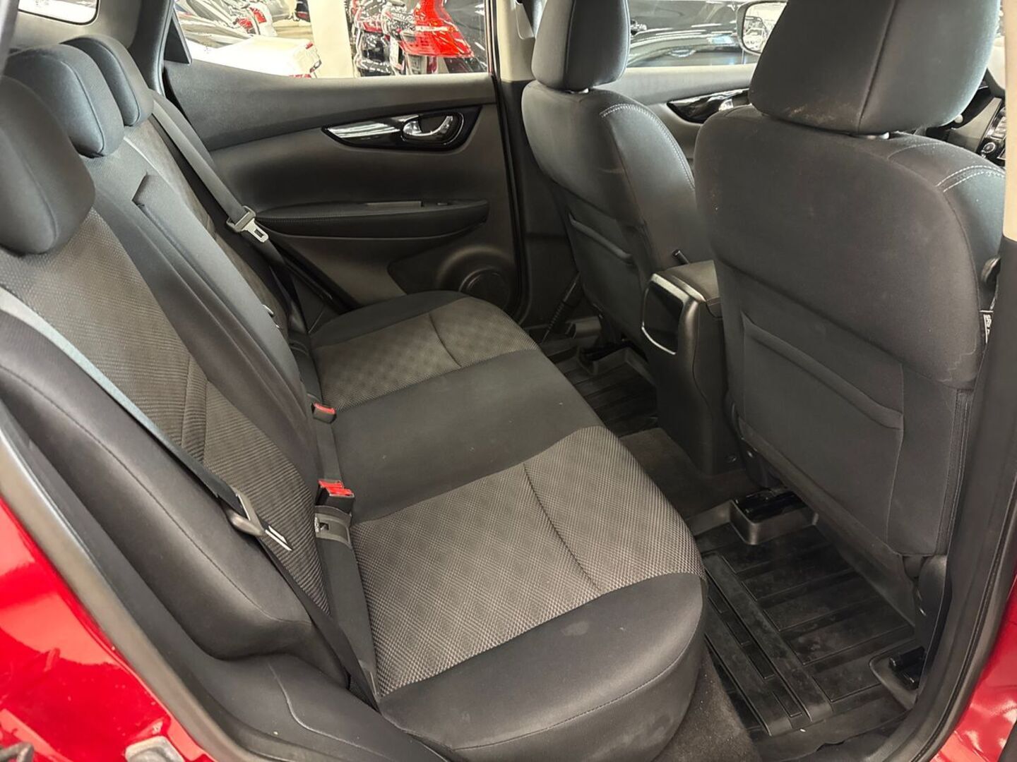 NISSAN Qashqai 2015